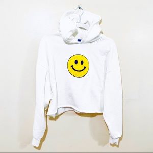 Smiley face hoodie sweatshirt ivory size L forever 21 cropped cotton Womens